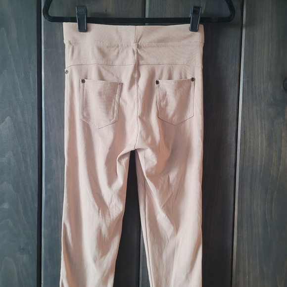 2 for 1 - Identical Capri pants. Sz M - Picture 4 of 4
